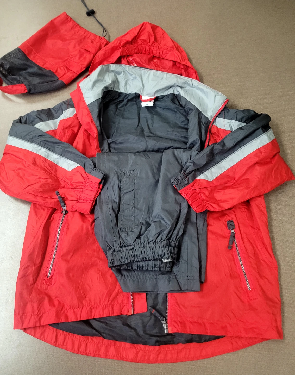 Poco Piano Kids Tracksuit Set Red/Grey Size 140🥕