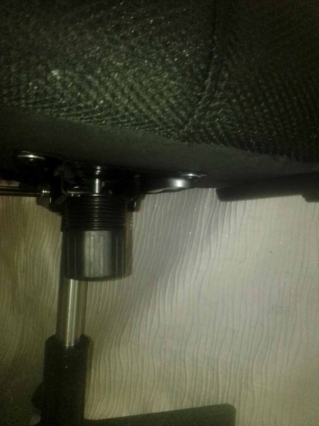 Black Mesh Office Chair - photo 4