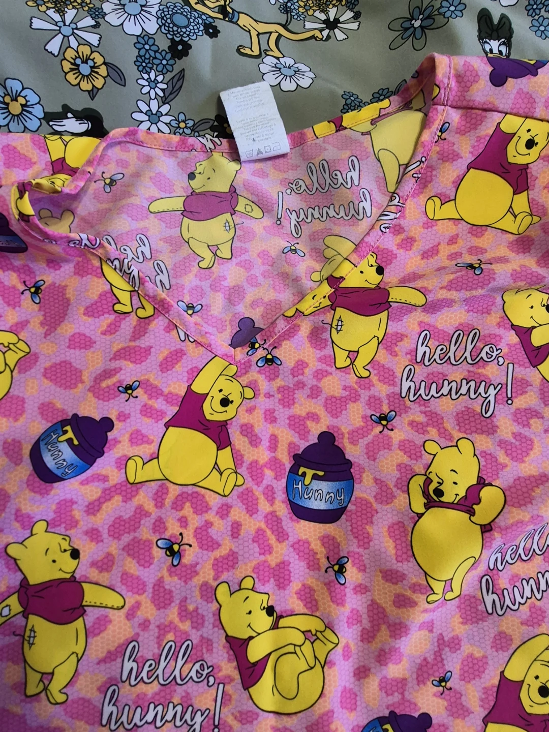 Lot of 5 Disney Size XXL Scrub Tops - photo 2