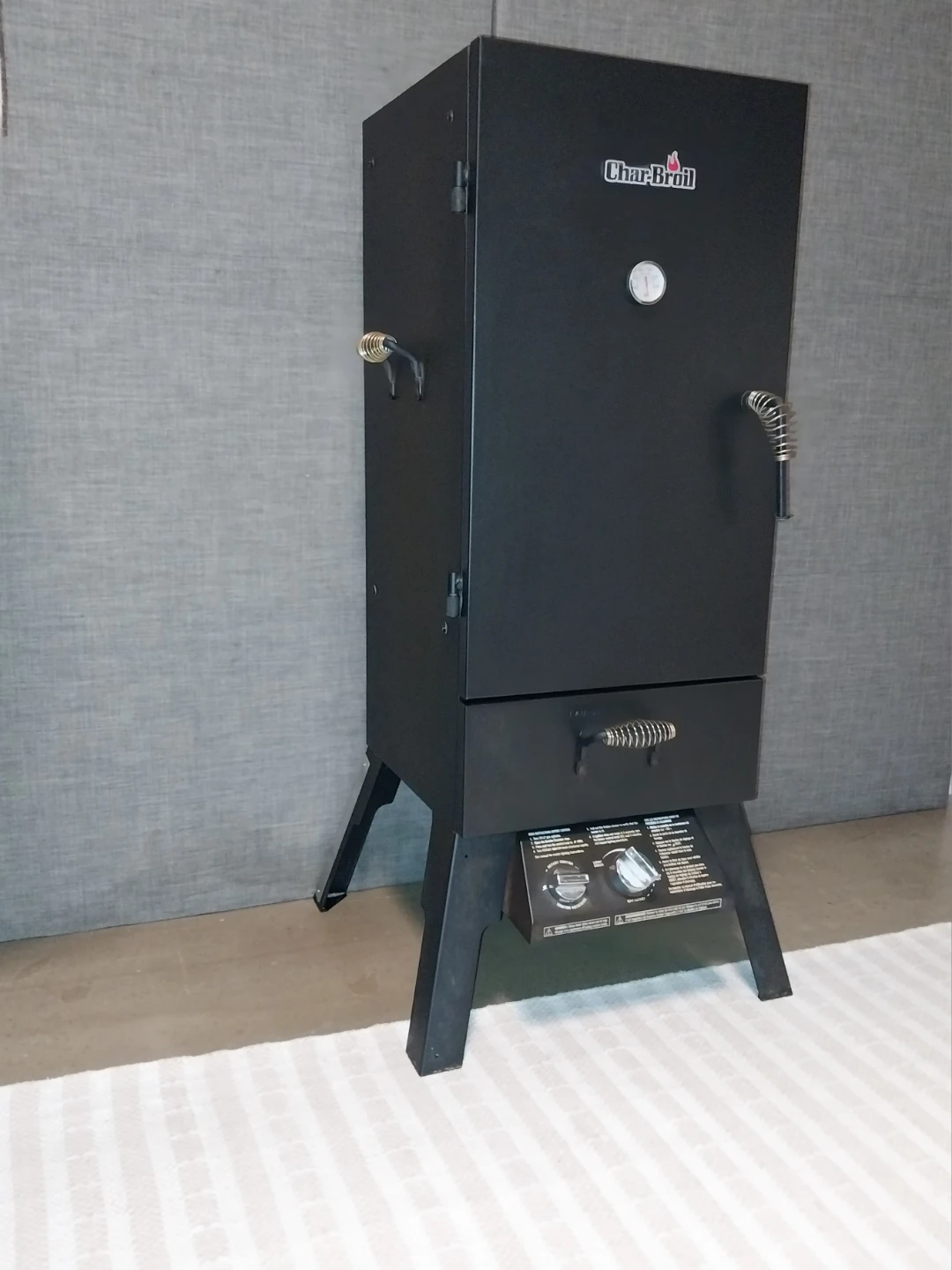 Char-Broil® Vertical Gas Smoker - photo 2