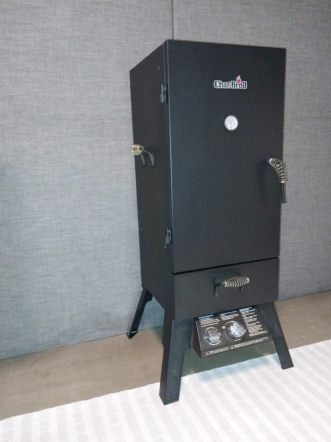 Char-Broil® Vertical Gas Smoker - photo 3