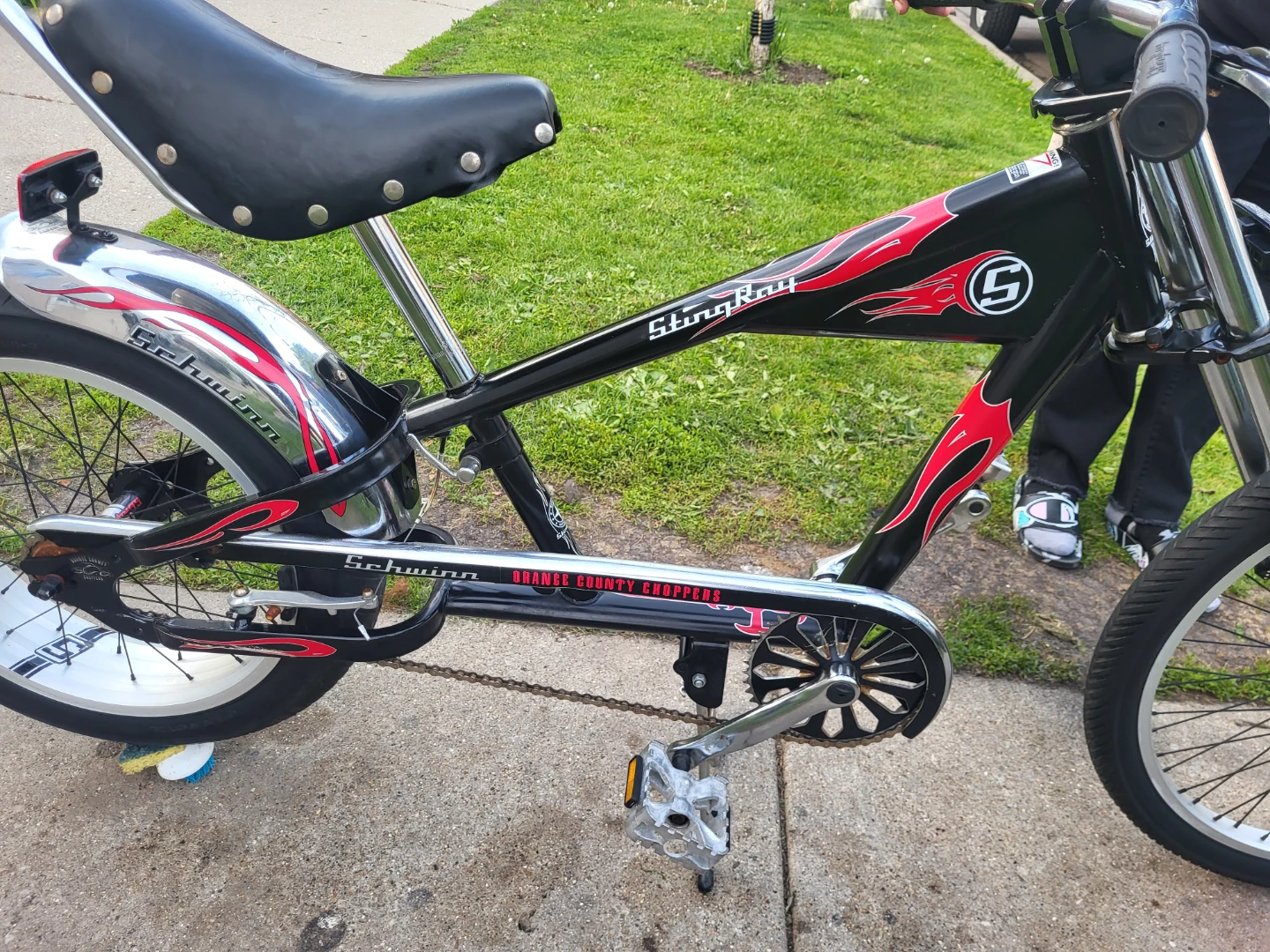 Bicycle schwinn Orange country choppers.
