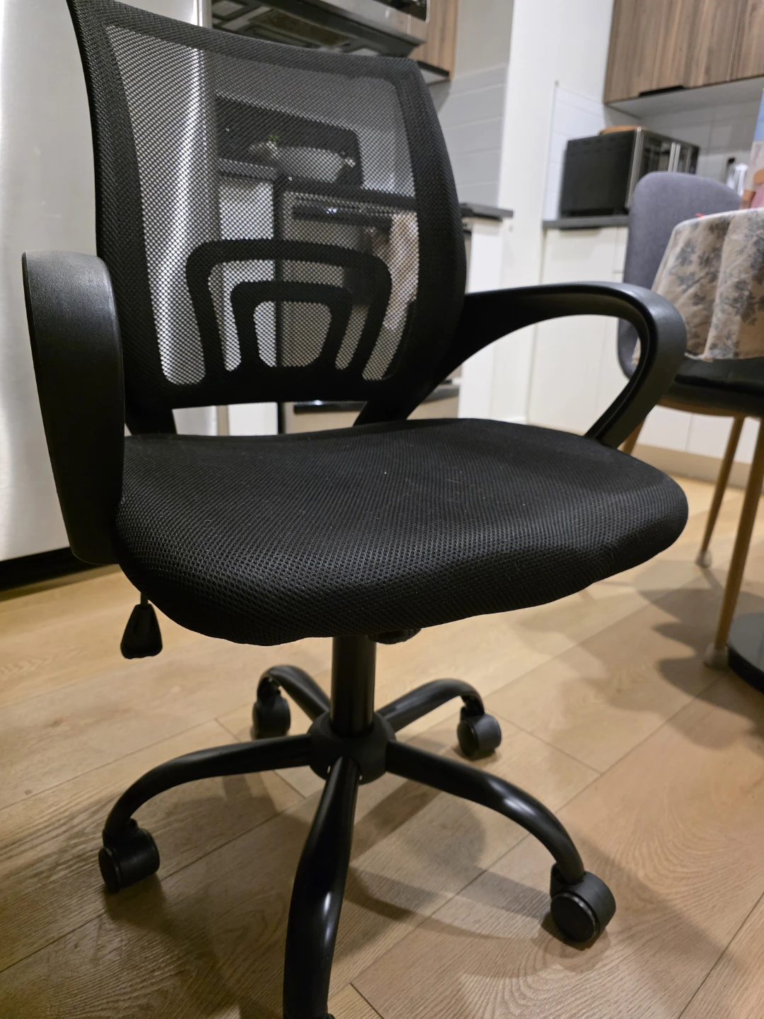 Black Mesh Office Chair with Wheels - photo 3