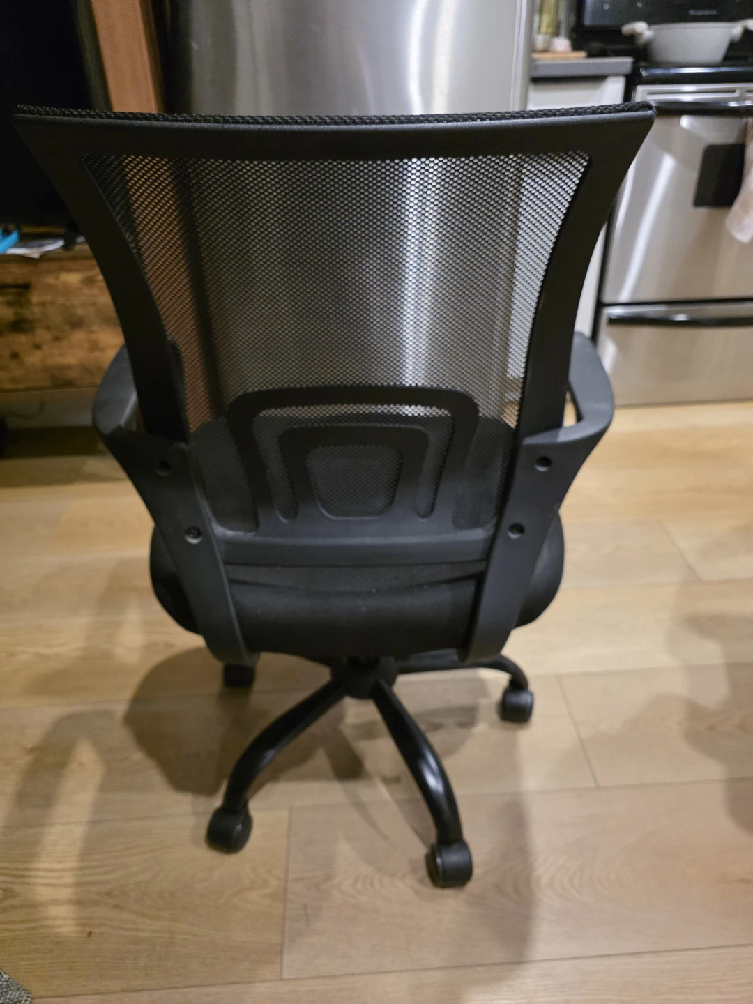 Black Mesh Office Chair with Wheels - photo 4