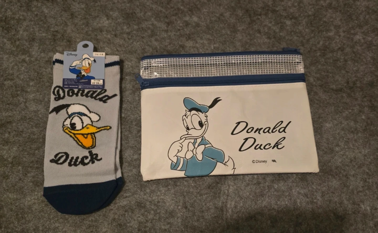 TRAVEL SALE !Donald Duck Socks and Pouch Set Japan