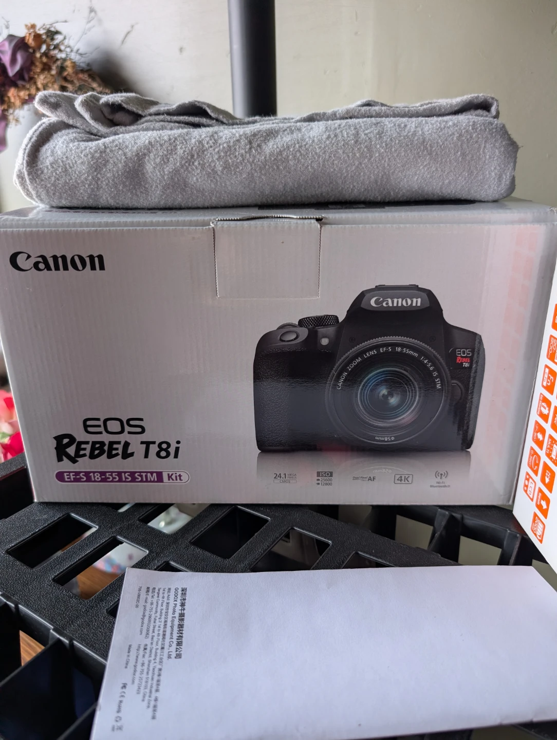 Canon EOS Rebel T8i Camera with EF-S 18-55mm IS STM Kit