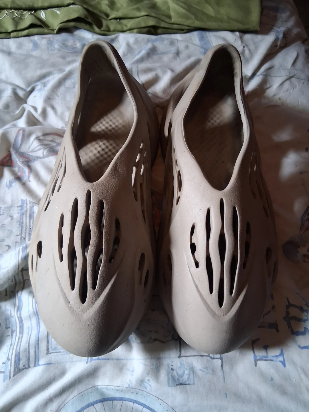 Tan Foam Runner Style Clogs