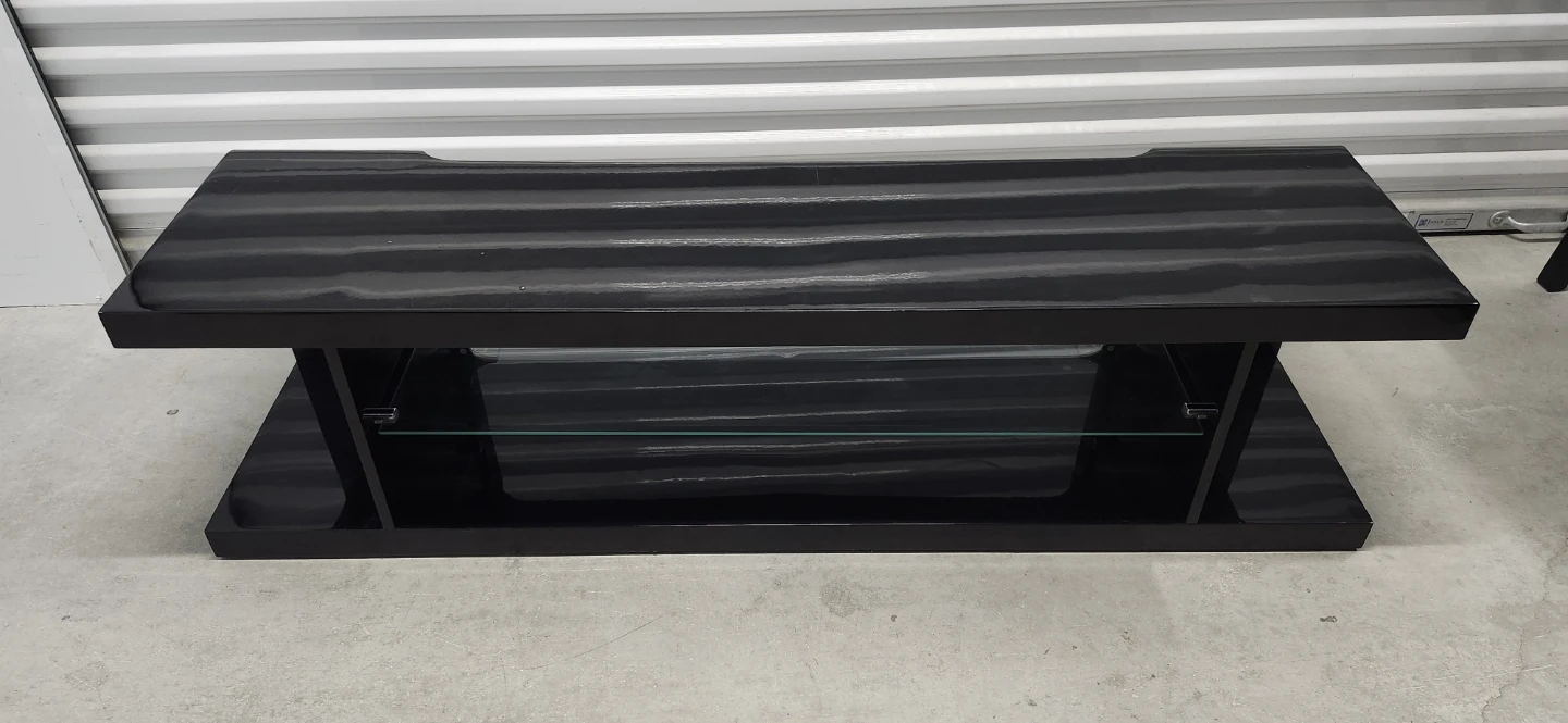 Tv bench