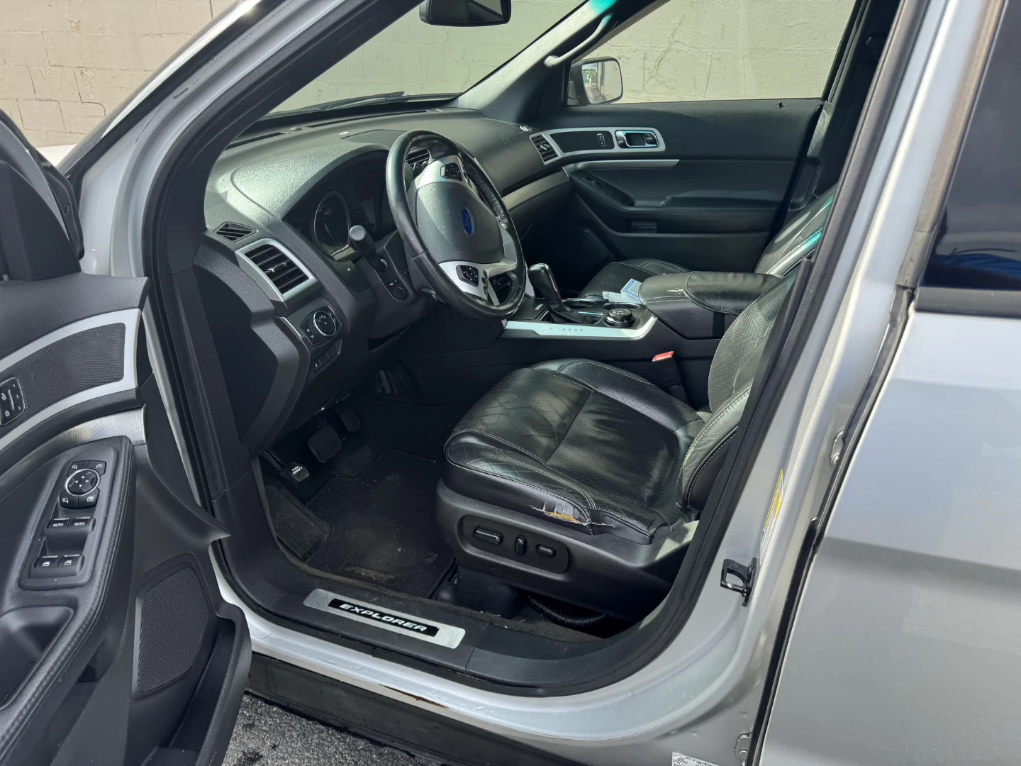 2015Ford Explorer XLT SUV - photo 3
