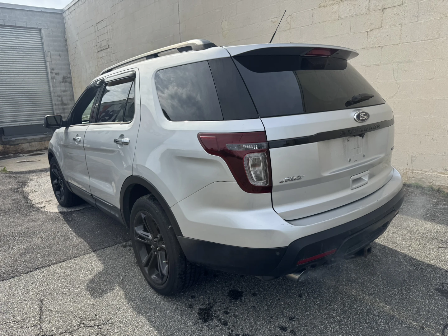 2015Ford Explorer XLT SUV - photo 4