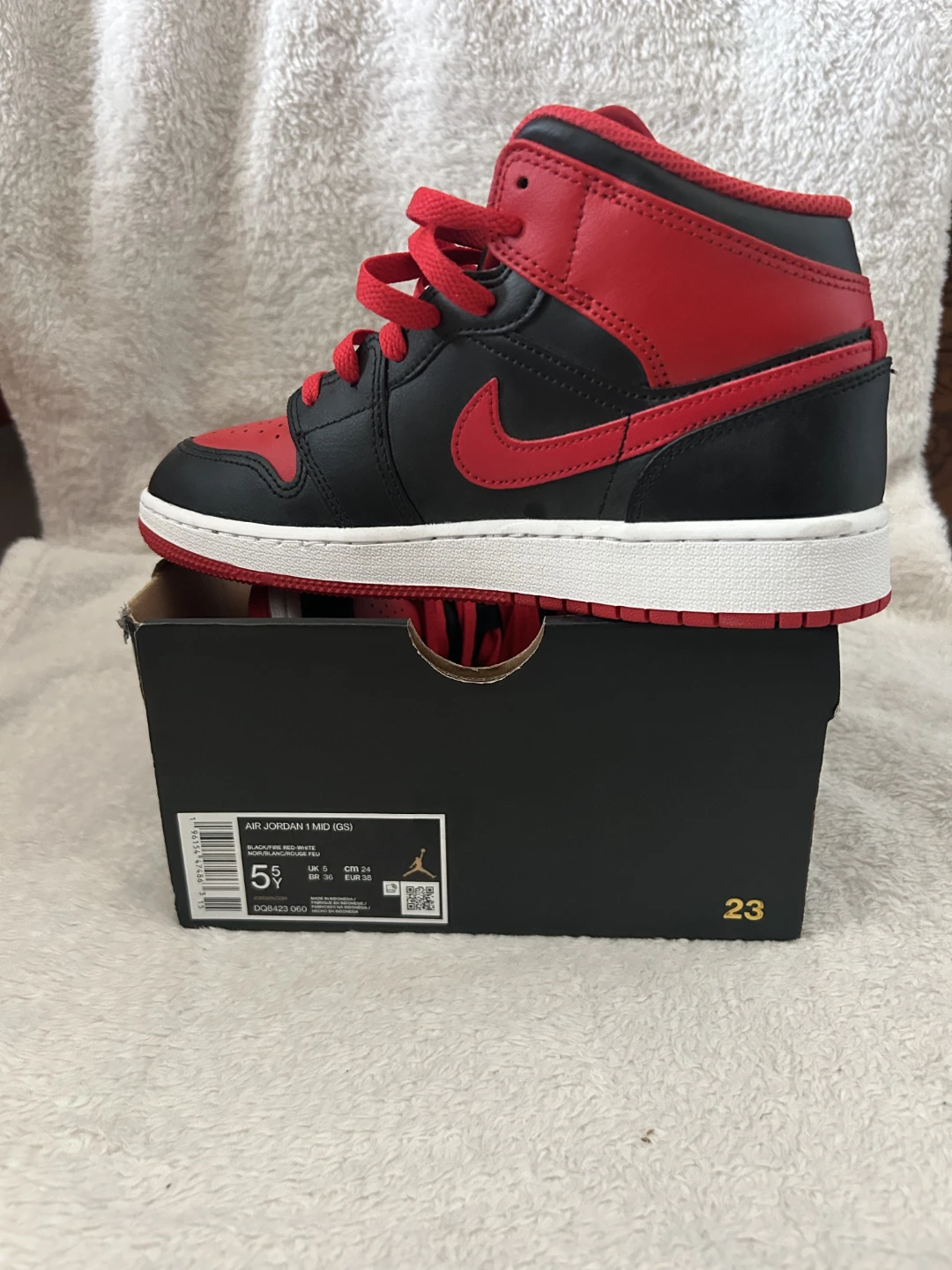 Air Jordan 1 Mid (GS) Black Red Sneakers Size 5Y - photo 3