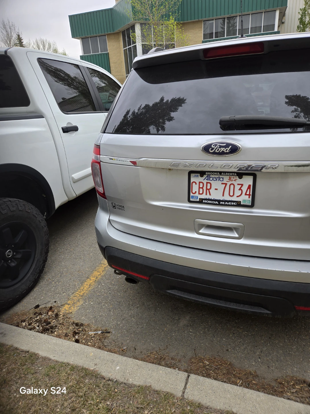 2014 Silver Ford Explorer AWD - photo 5