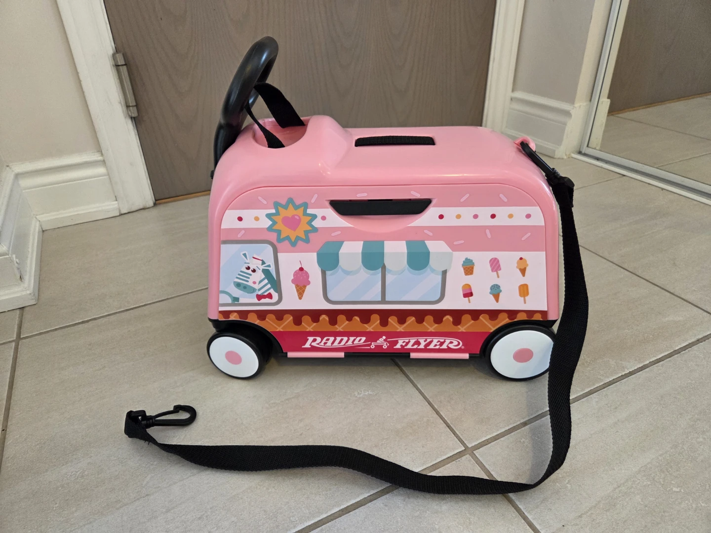 Radio Flyer Pink Ice Cream Truck Ride-On Suitcase - photo 2