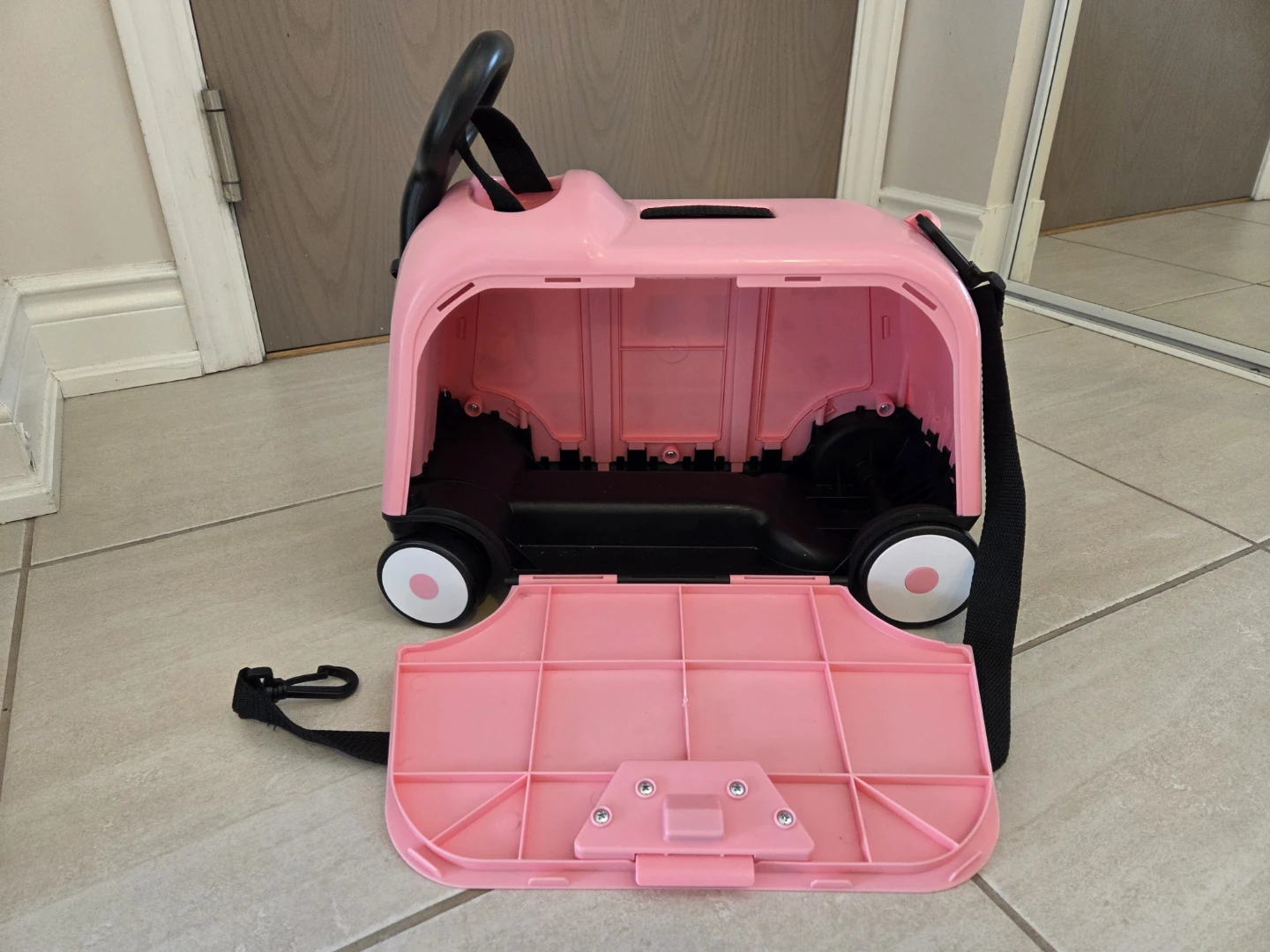 Radio Flyer Pink Ice Cream Truck Ride-On Suitcase - photo 4