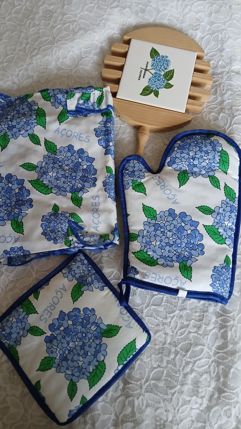 Collection of 4pcs for $5.00