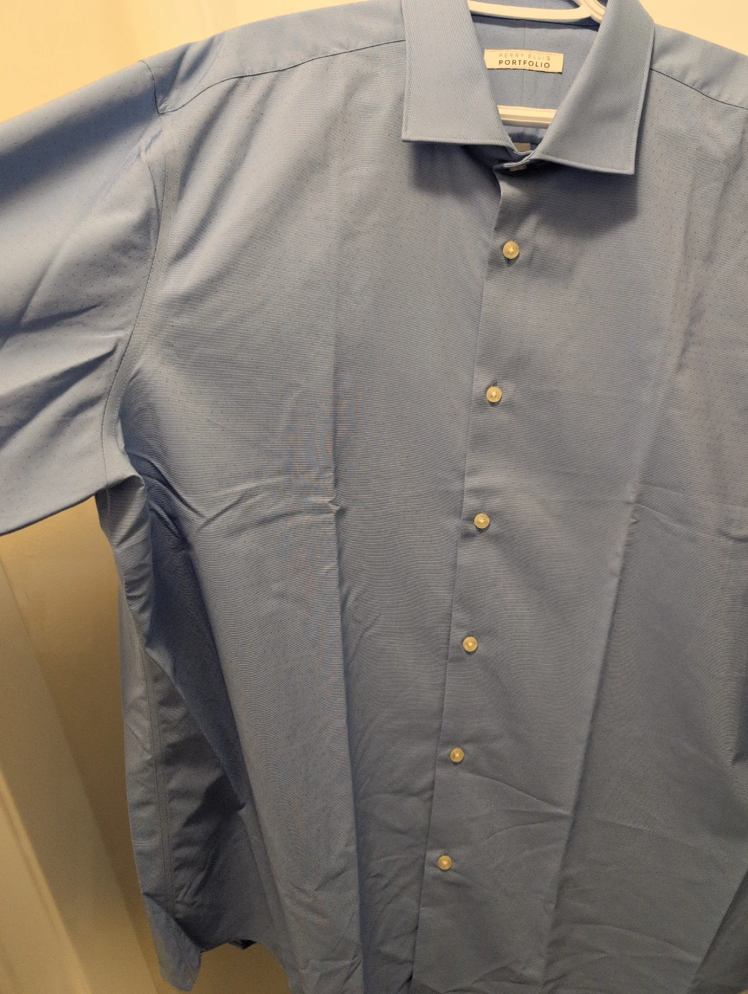 Two Men's Dress Shirts: Kirkland Sign & Perry Ellis Portfolio - photo 4