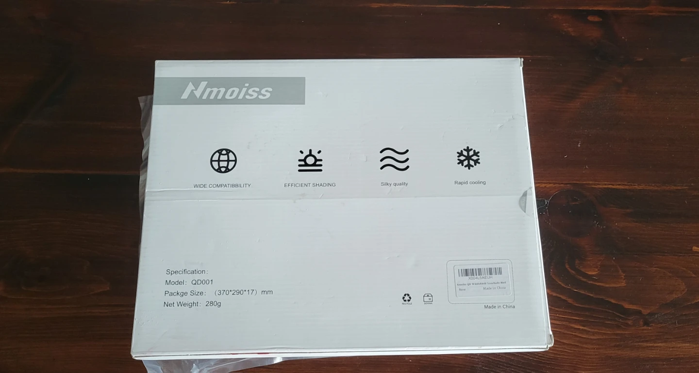 BNIB Car Windshield Sun Shade - Medium - photo 2