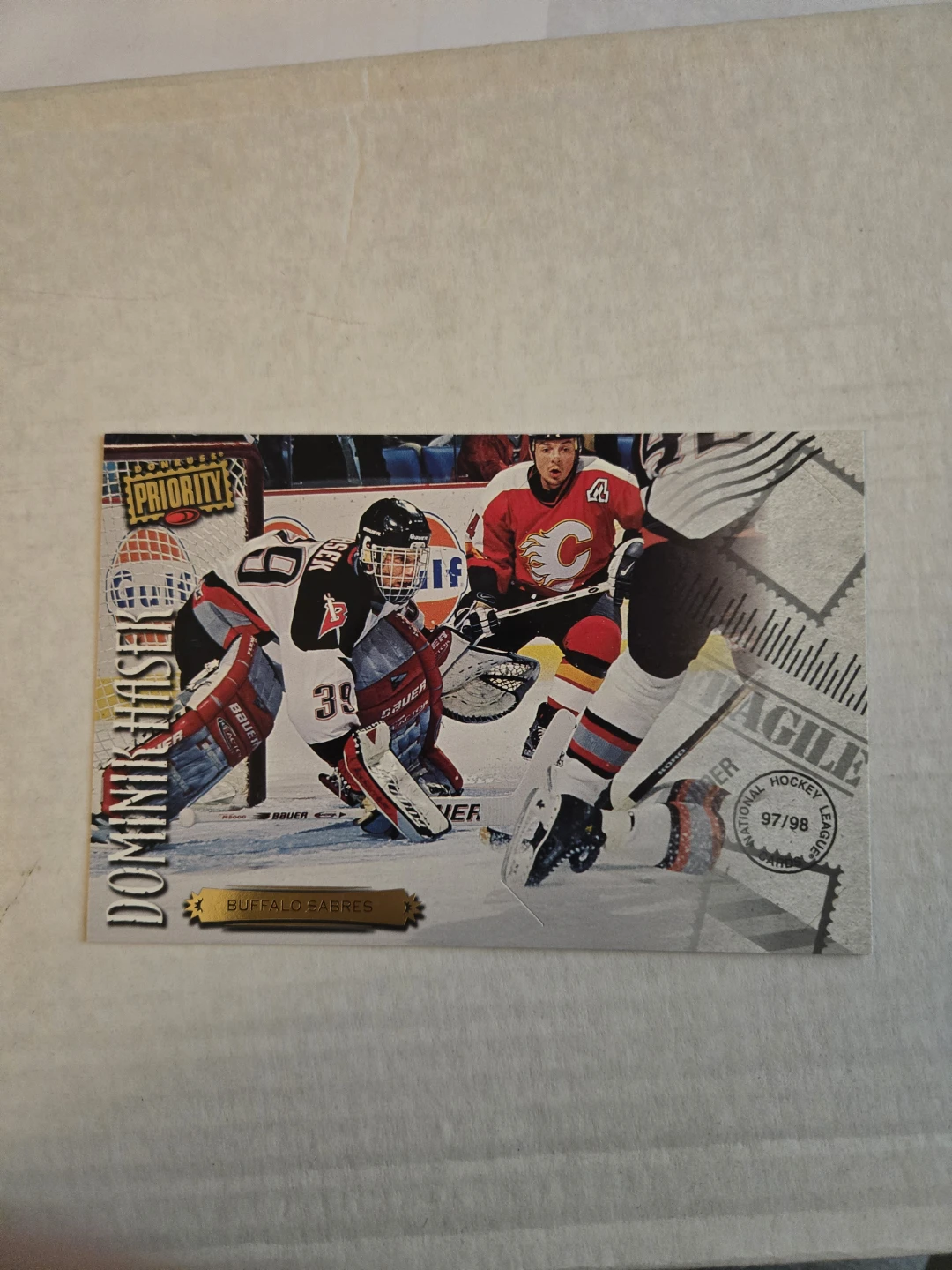 1997-98 Donruss Dominik Hasek Hockey Card