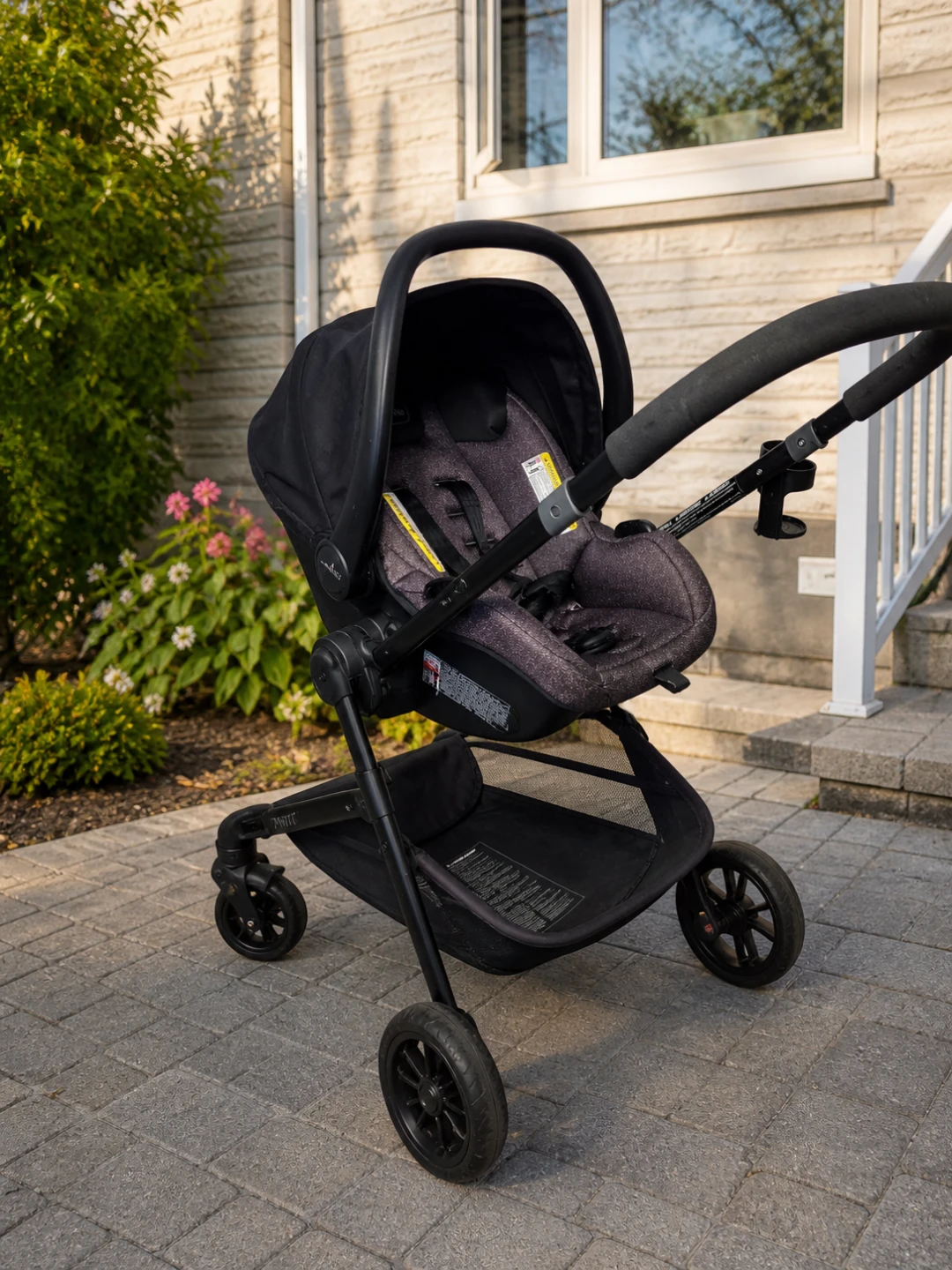 Evenflo Pivot Travel System - photo 3