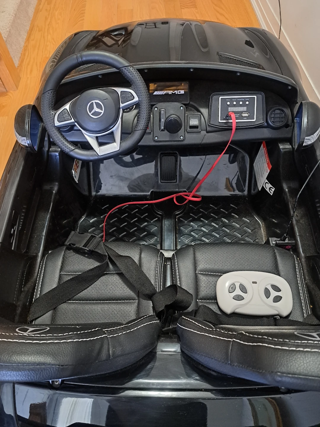 Kids Ride On Mercedes AMG GT R Electric Car - photo 4