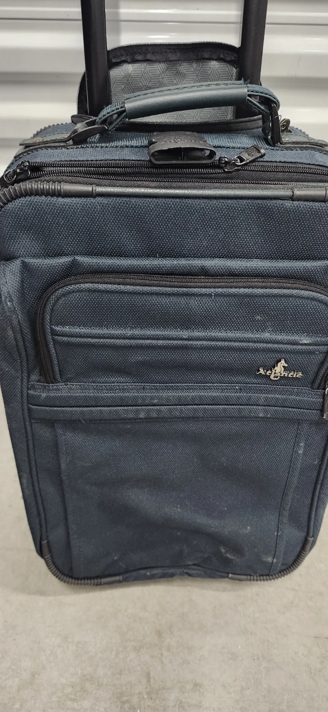 19" Carry on luggage - photo 2