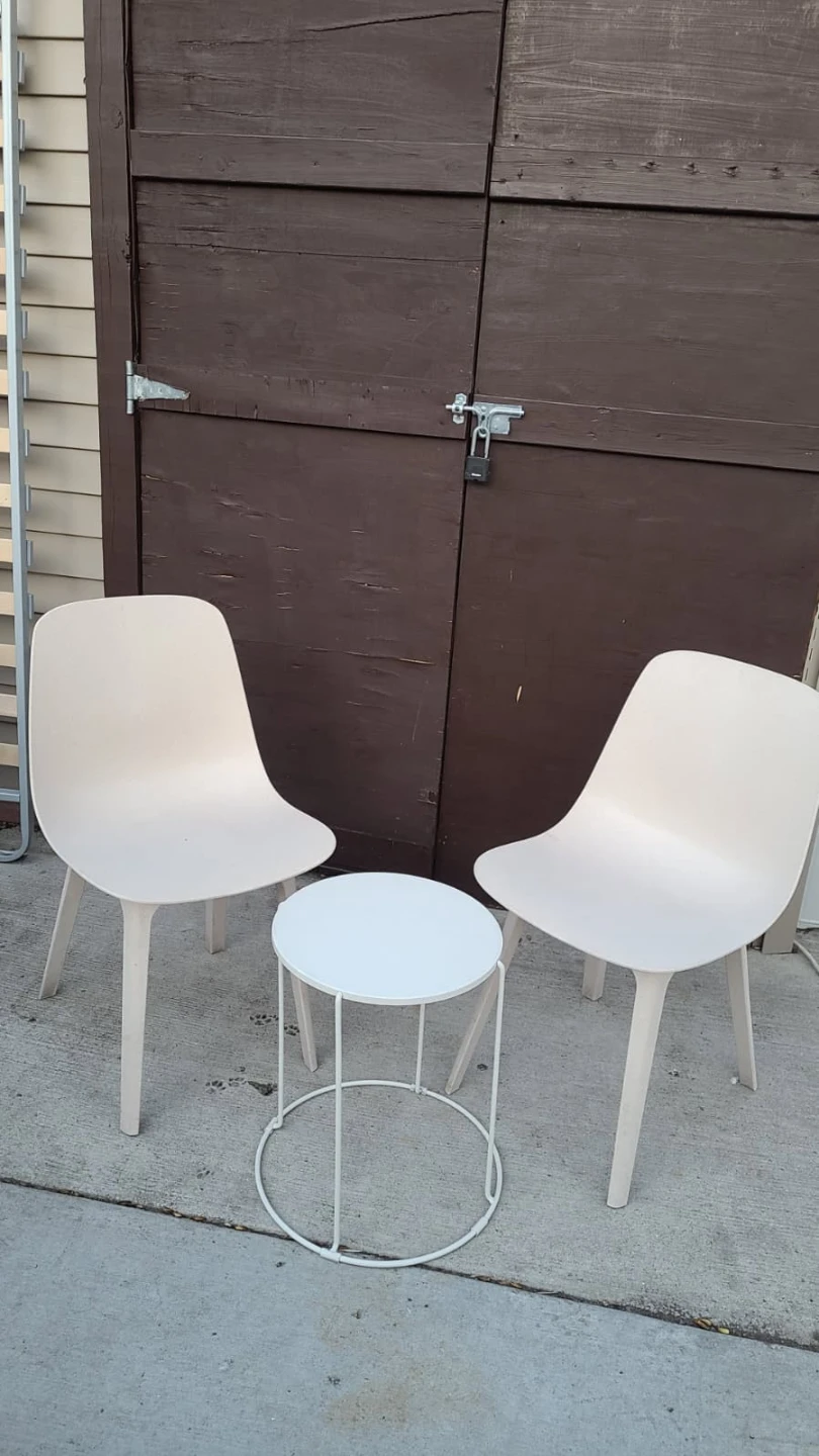 Set of 2 Beige Chairs with White Side Table