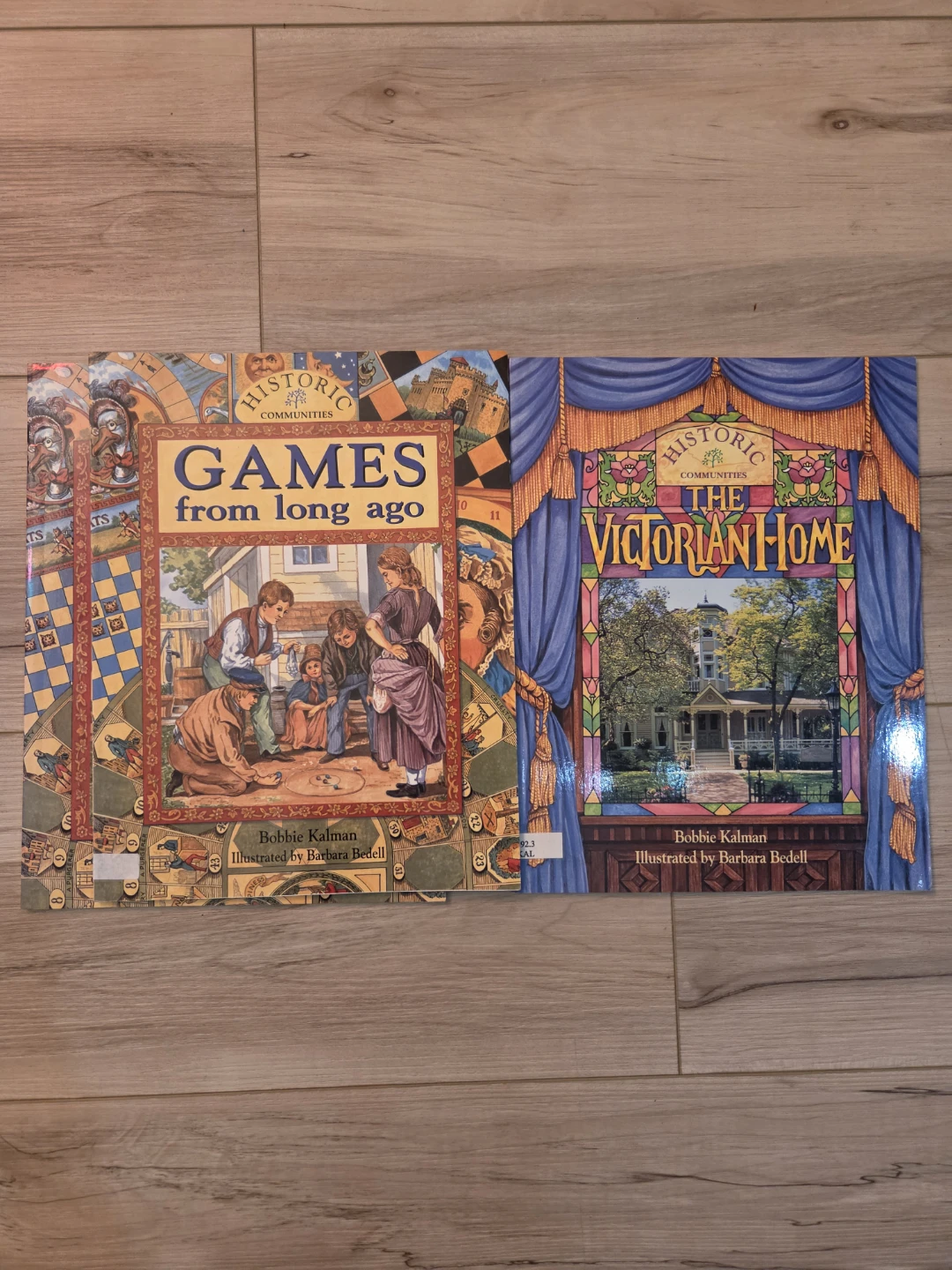 Bobbie Kalman Historic Communities Kids Books Bundle - photo 5