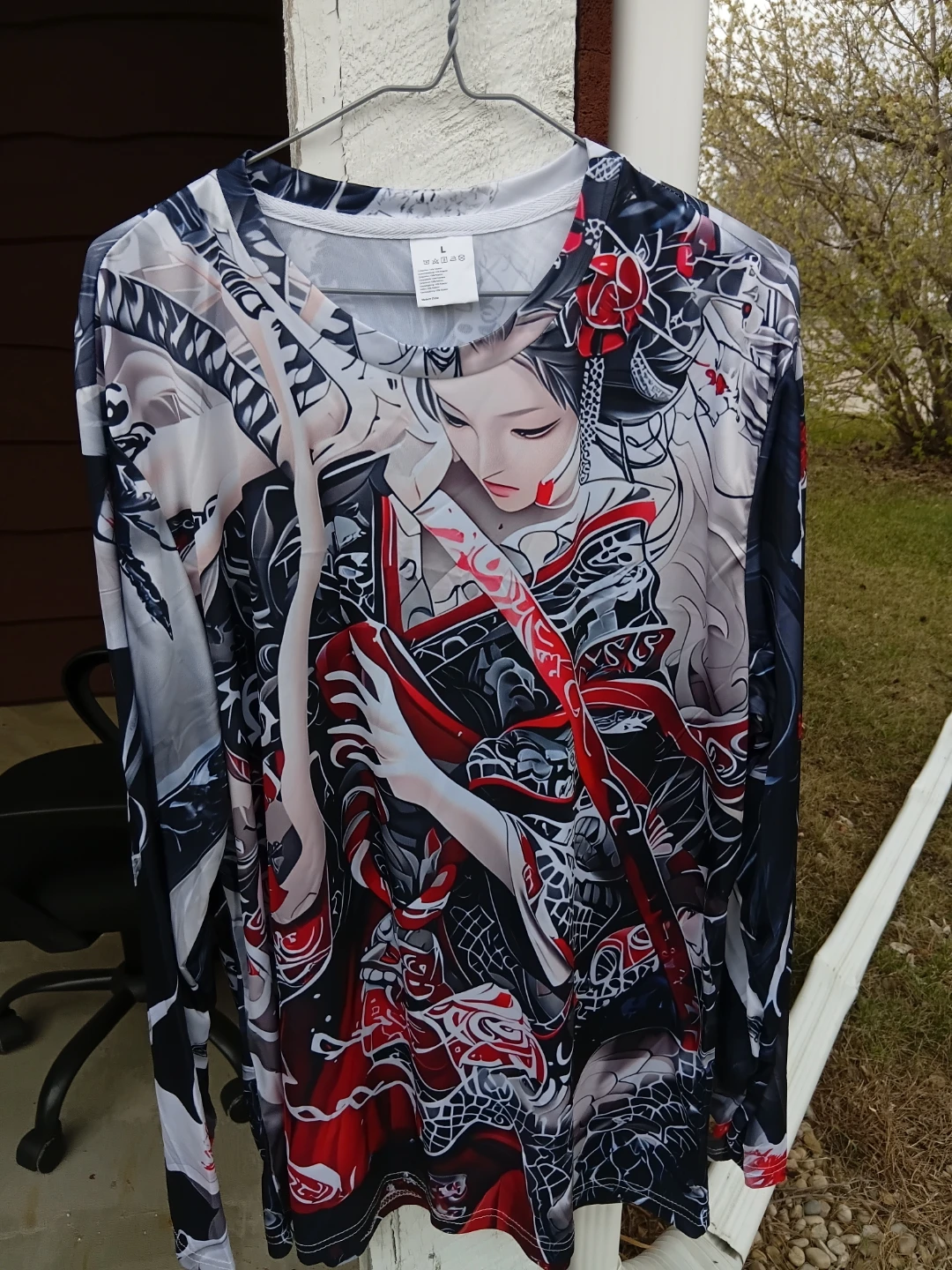 Long Sleeve Geisha Print T-Shirt - Size L brand new