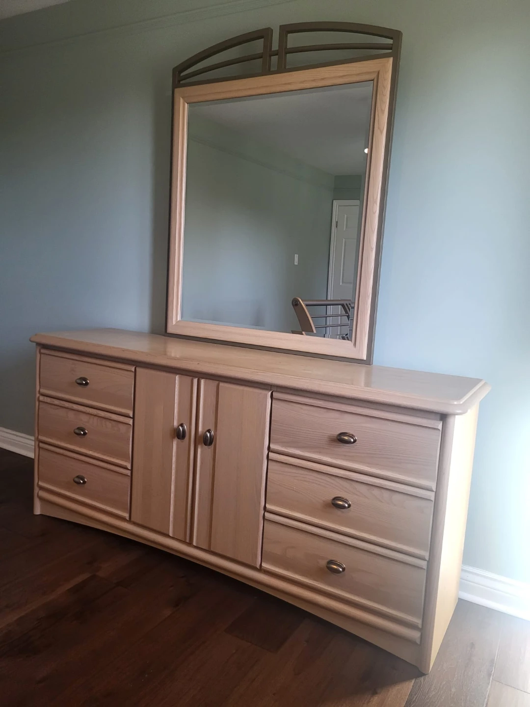 Light Oak Dresser with Mirror - photo 3