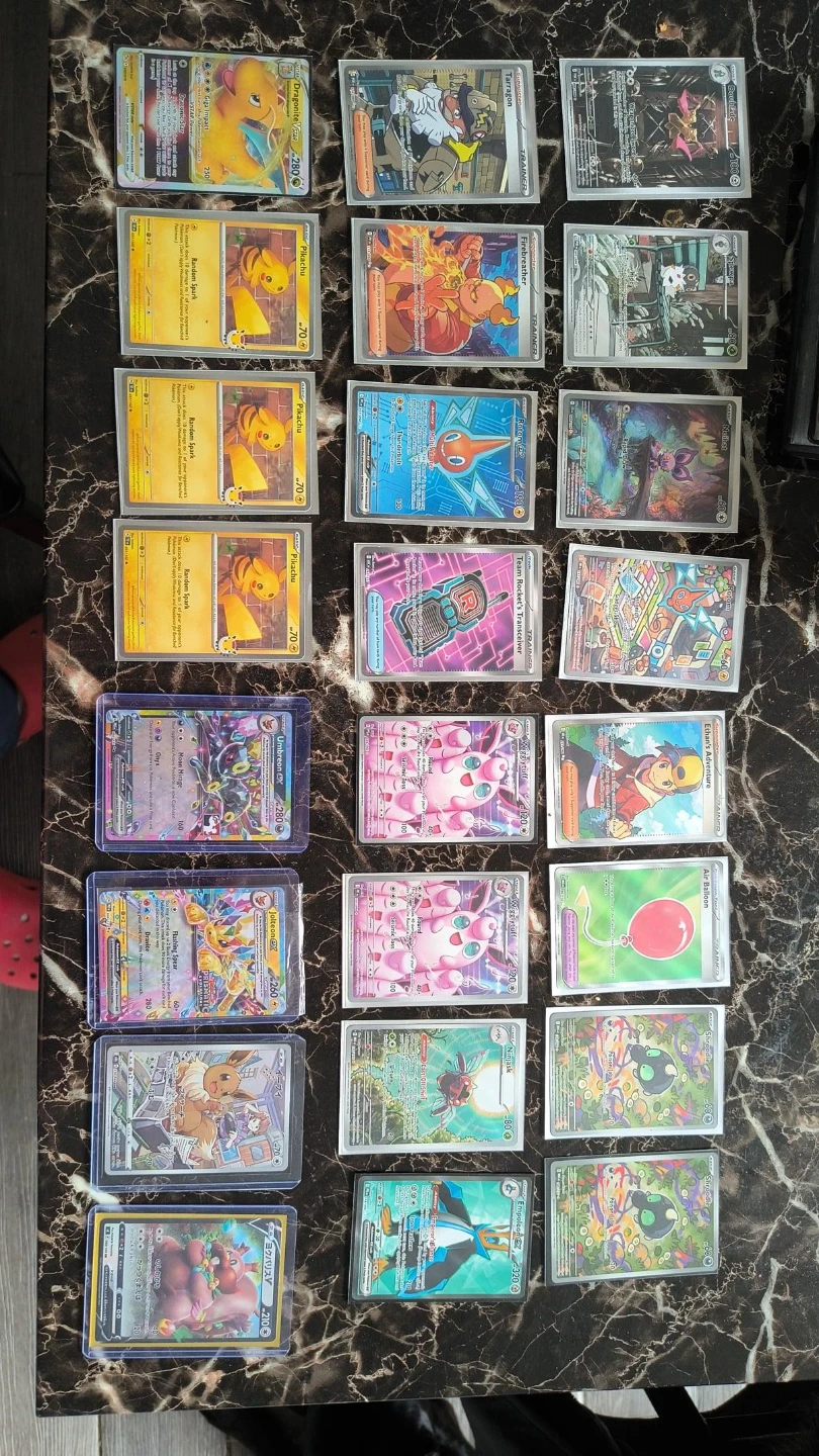 Pokémon Trading Cards - Assorted Lot
