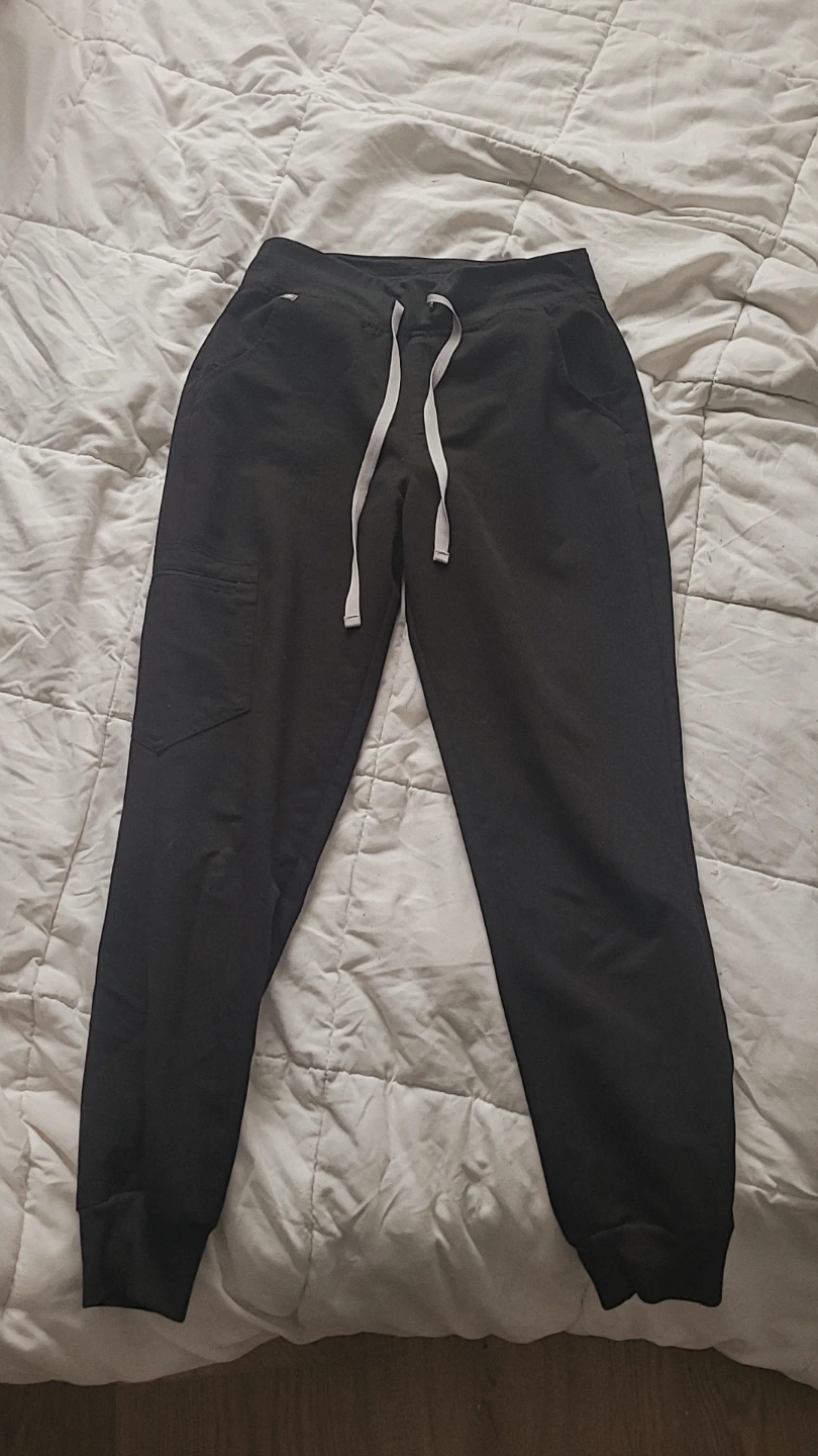 FIGS Zamora Scrub Jogger *PETITE* (small/high rise)