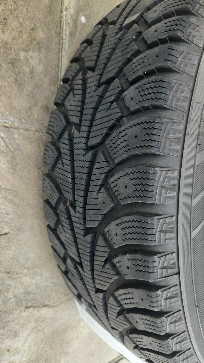 Winter Tire on Alloy Rims - Mercedes GLK 350 - photo 2