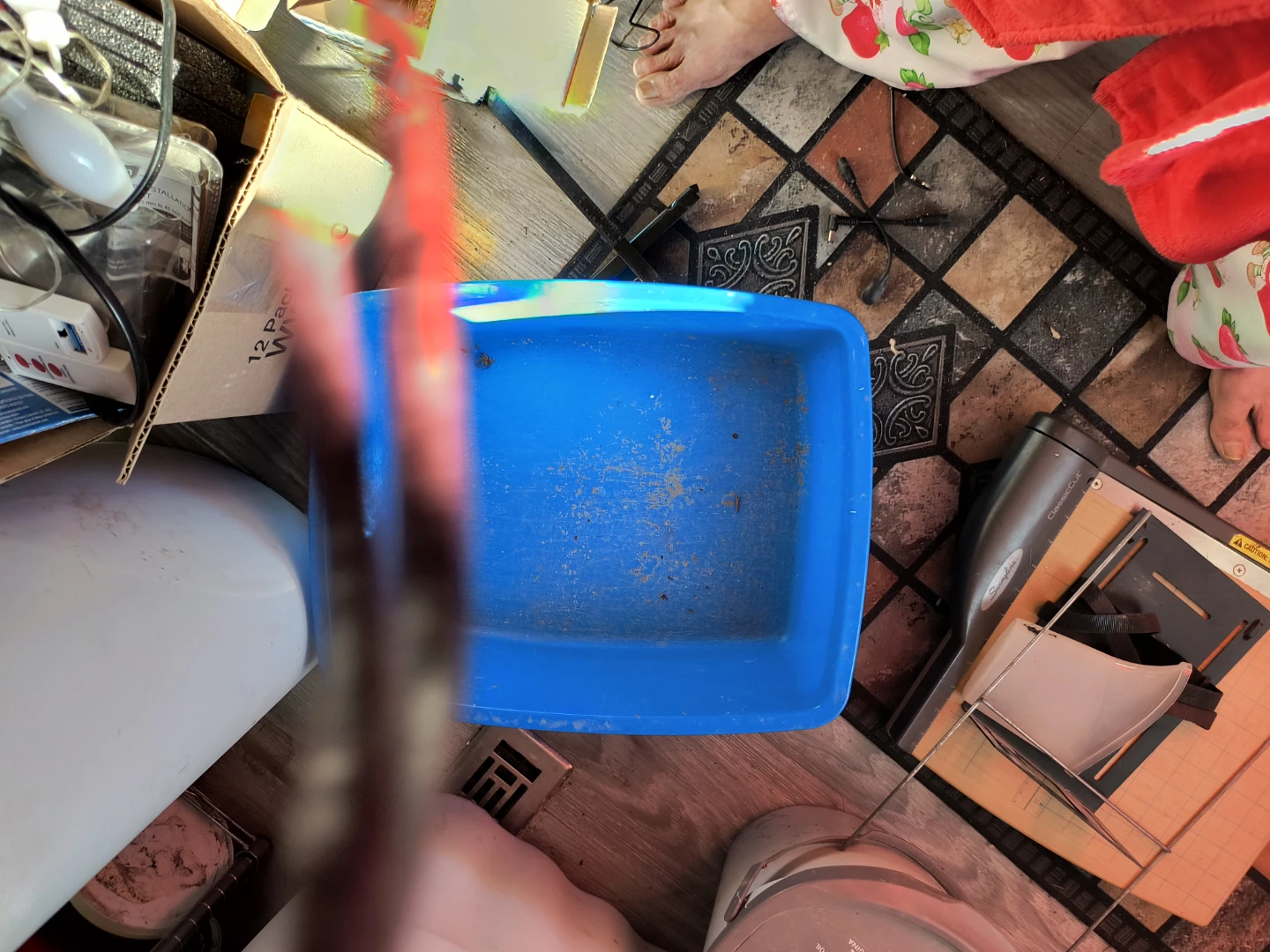 Litter box