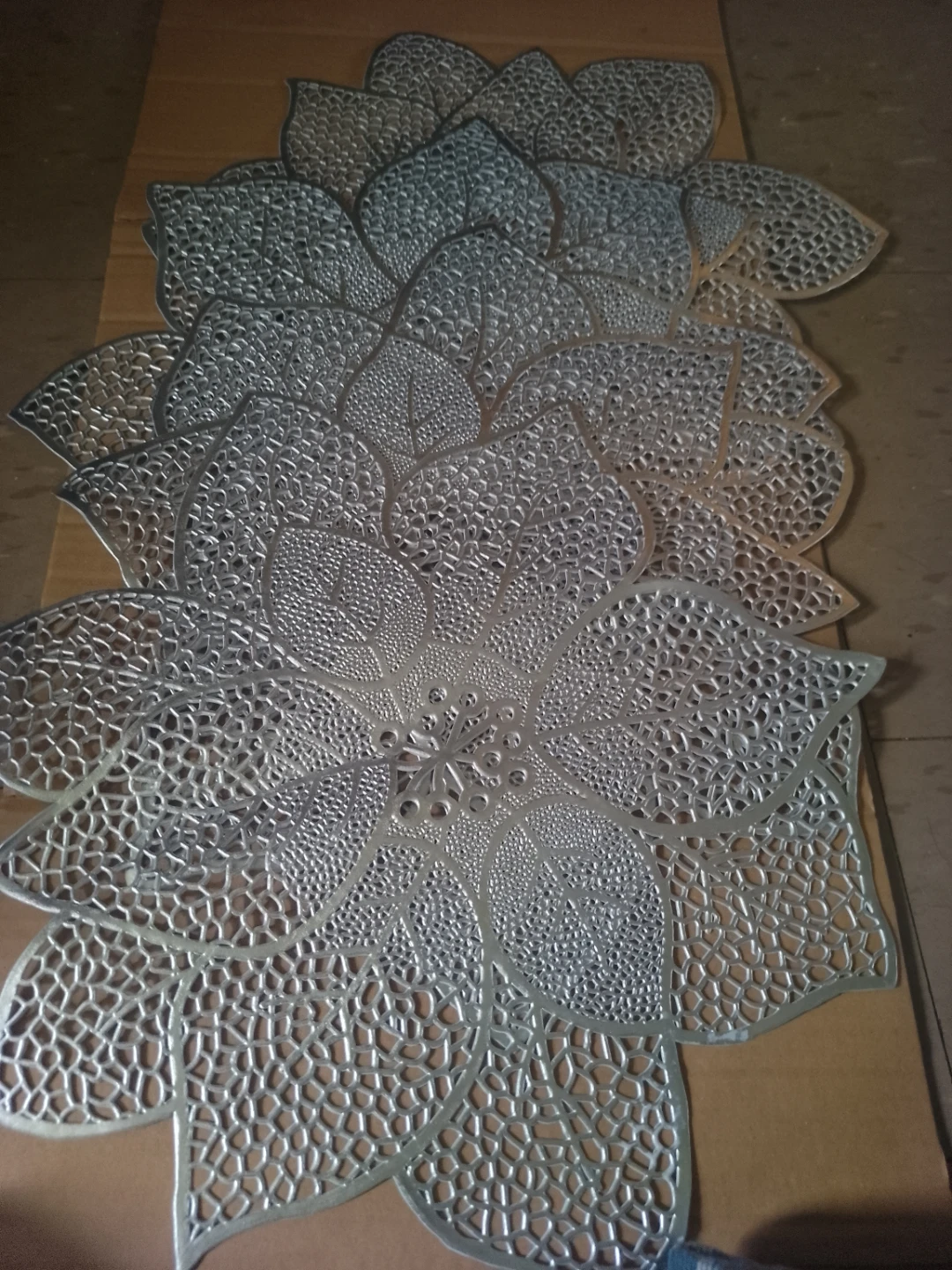 Set of 4 Silver Floral Placemats - photo 3