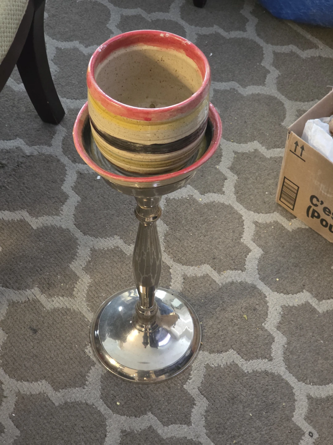 Pedestal stand