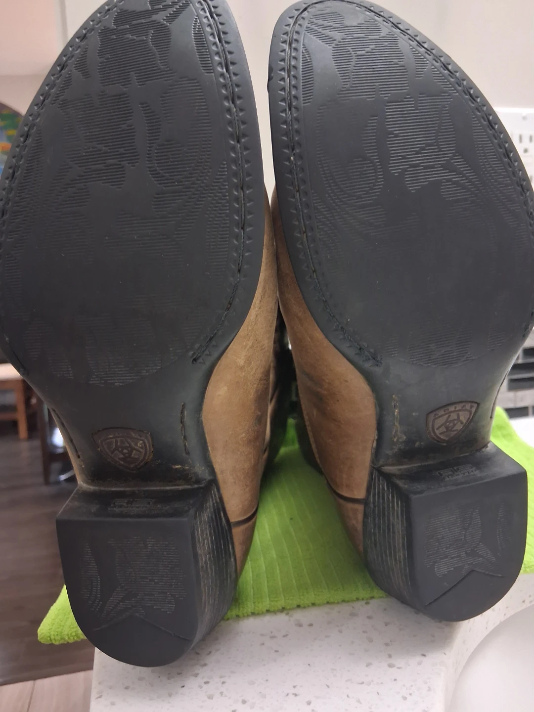 Ariat Cowboy Boots - US 9.5B Ladies