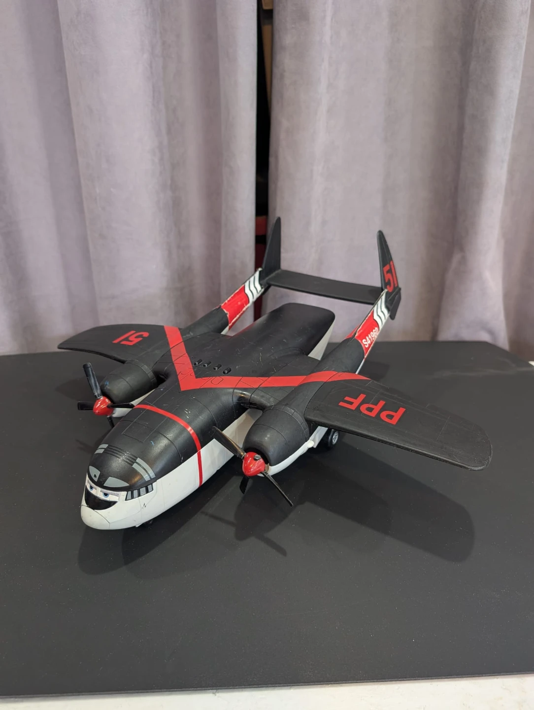 Y2K Disney Pixar Cars Planes - Fire Rescue Cargo Plane