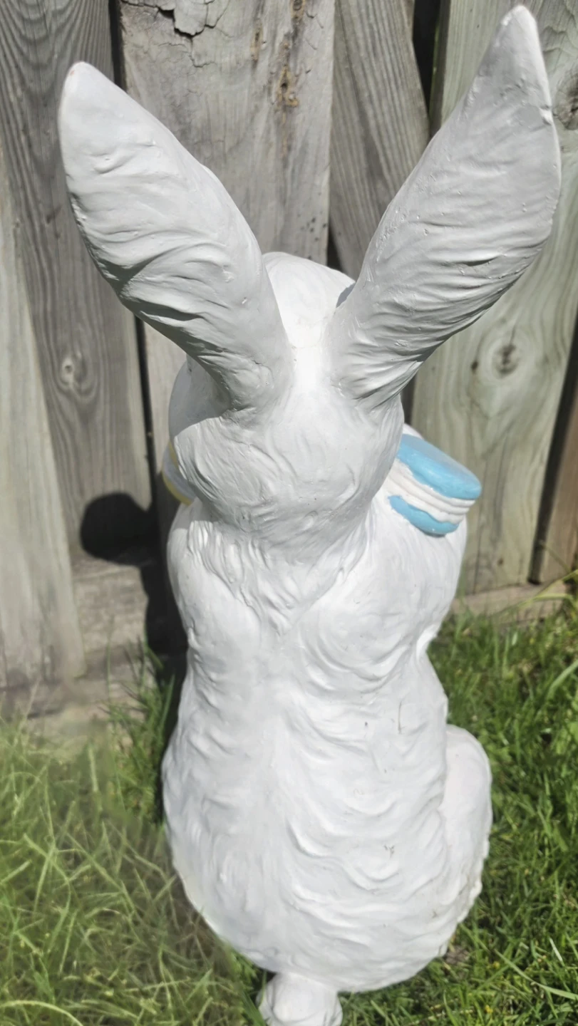 White Bunny Statue with Macarons - photo 2