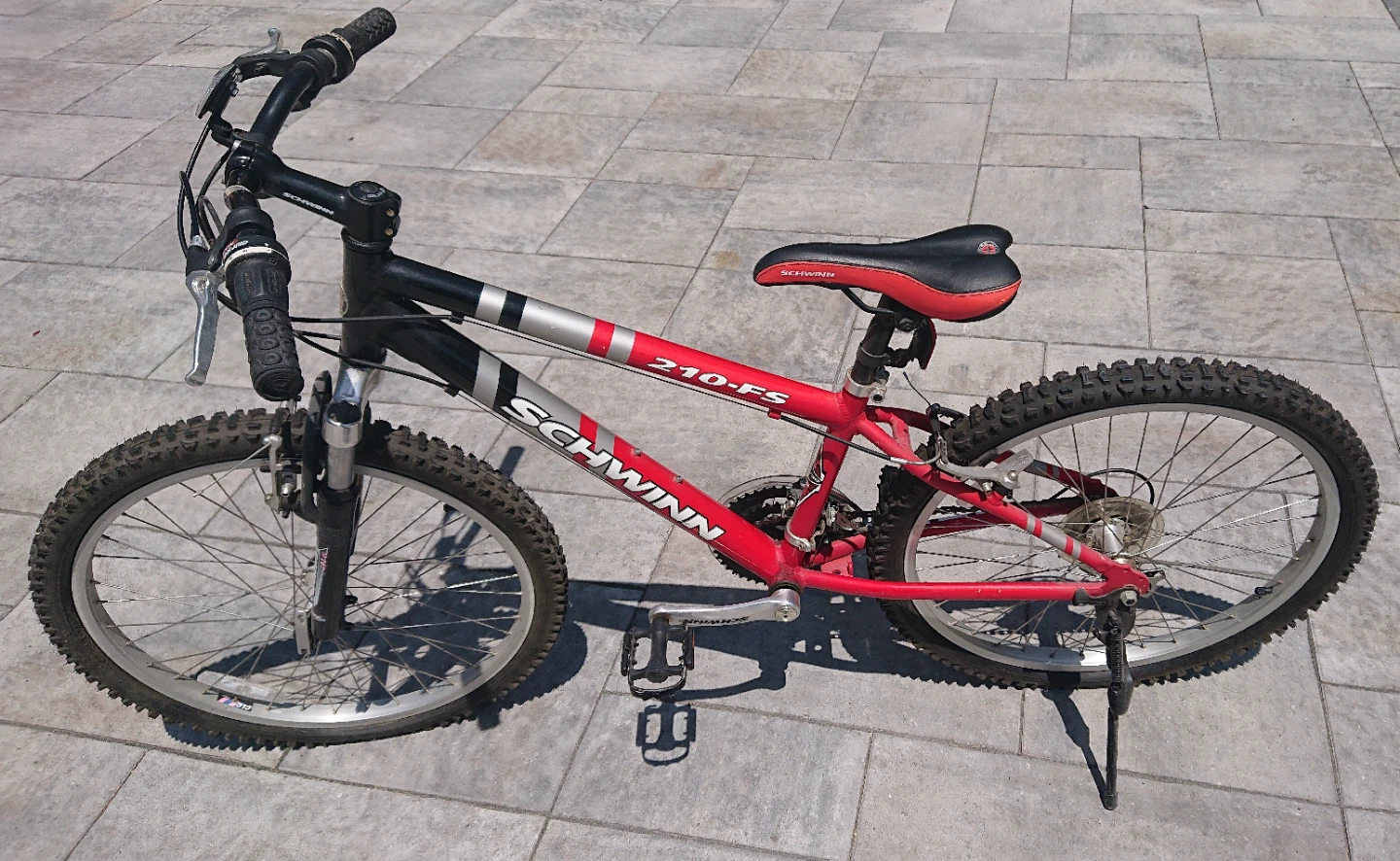 Schwinn 210-FS Mountain Bike Like New - for Teenagers