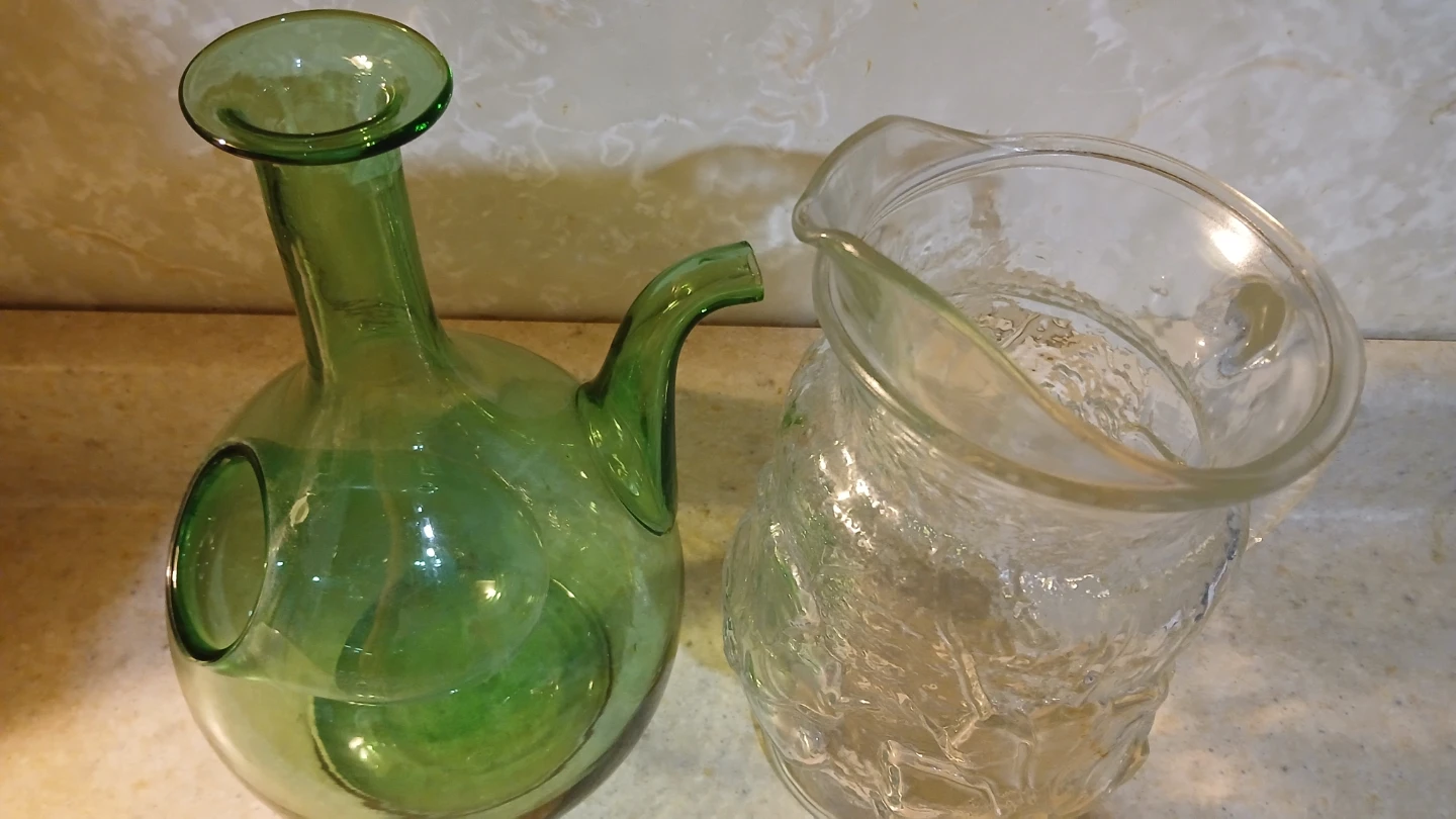 2 glass decanters  for $5.00 - photo 2