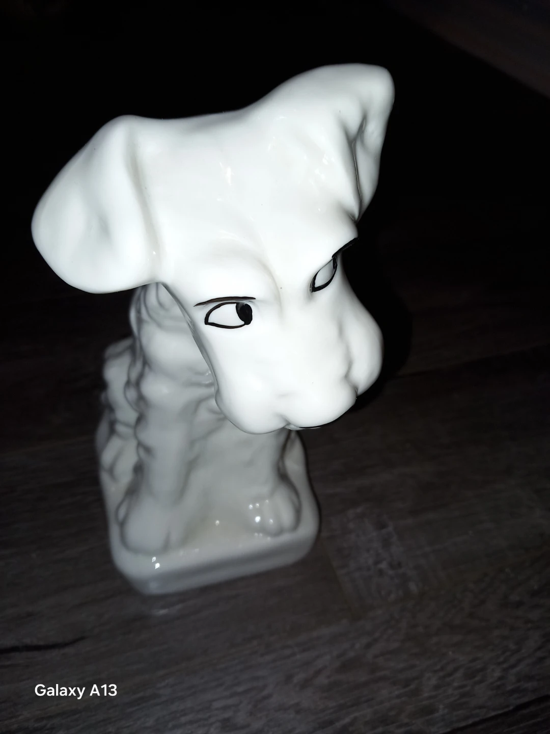VINTAGE RARE IRISH DONEGAL BELLEEK PORCELAIN DOG FIGURINE