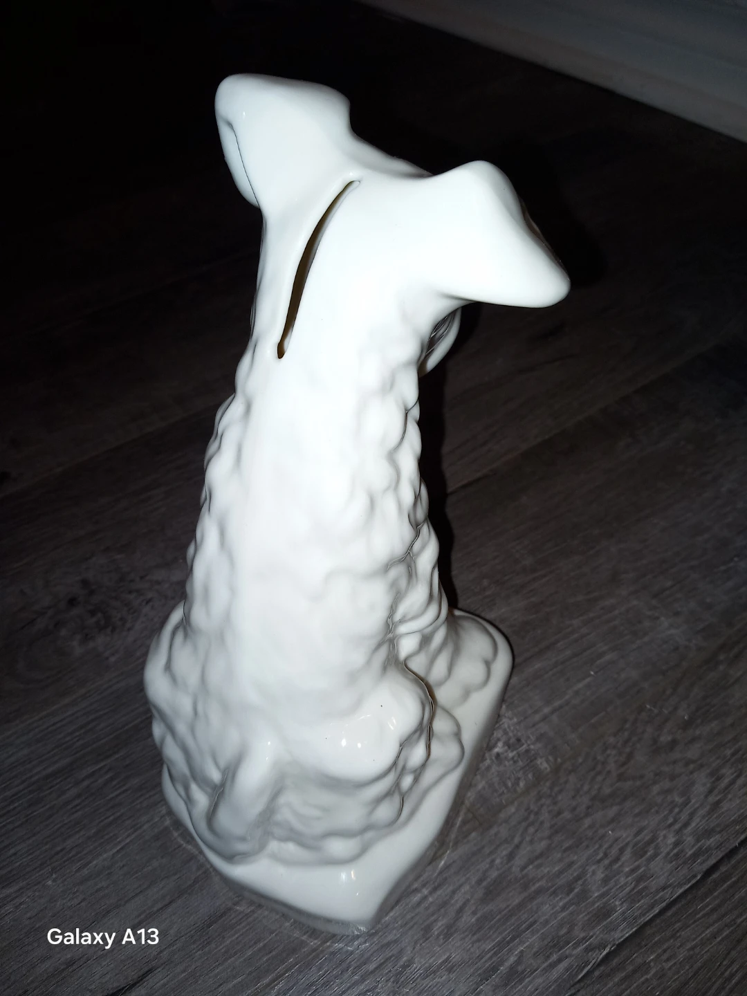VINTAGE RARE IRISH DONEGAL BELLEEK PORCELAIN DOG FIGURINE - photo 2