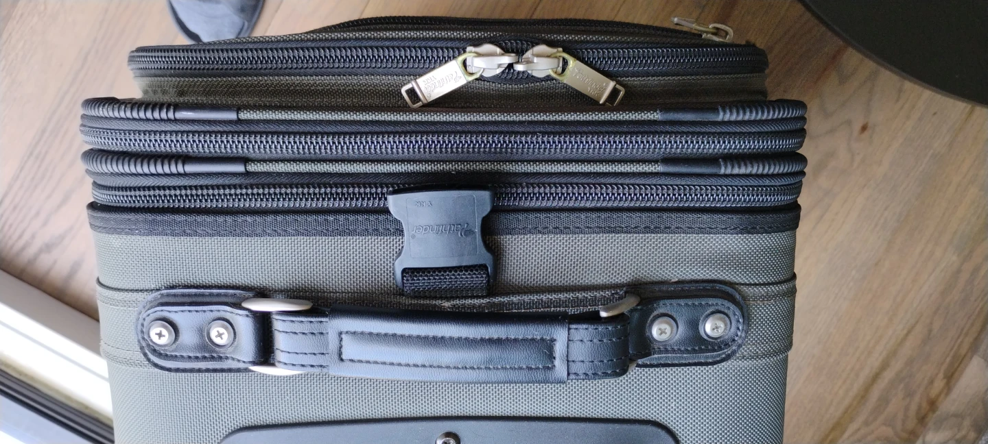 Pathfinder Olive Green Rolling Suitcase - photo 4