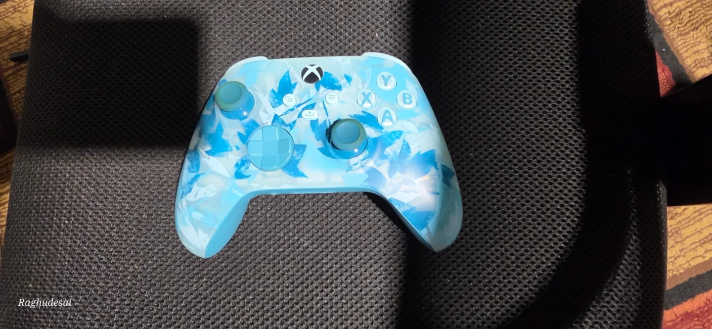Xbox Series X Console 1tb and Custom  Controller - photo 3