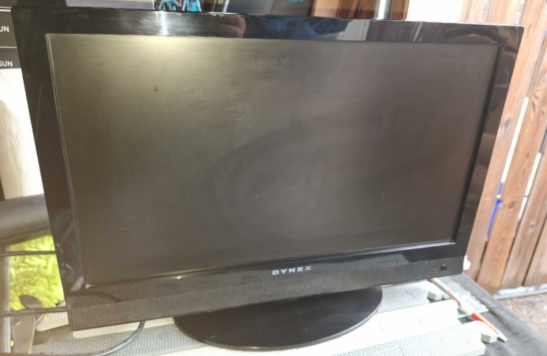 Dynex 22" LCD TV - Model DX-22L150A11