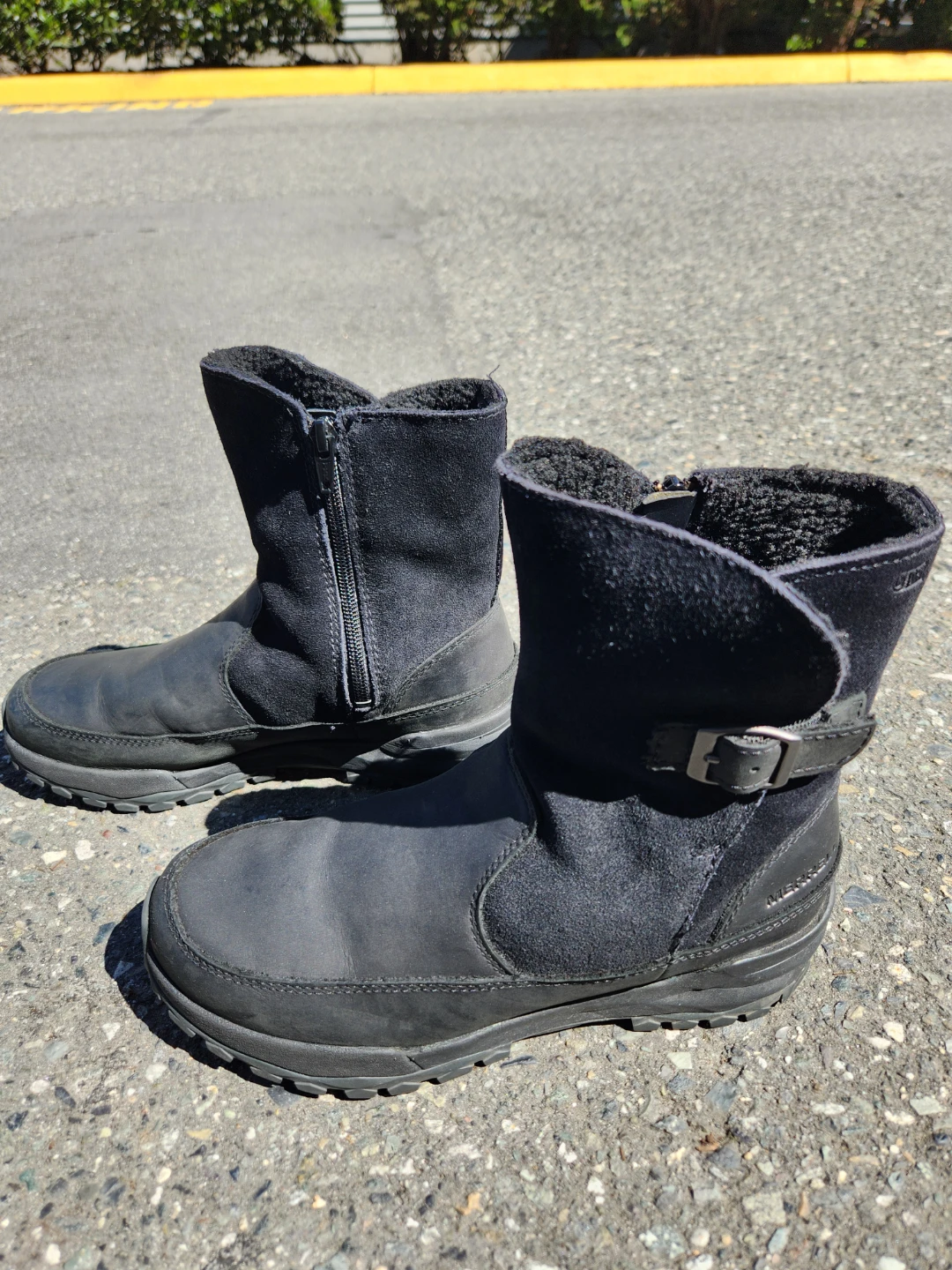 Black Sorel Winter Boots with Buckle - photo 2