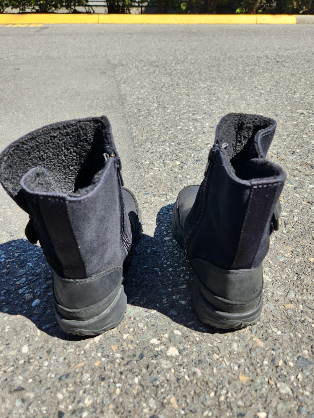 Black Sorel Winter Boots with Buckle - photo 3