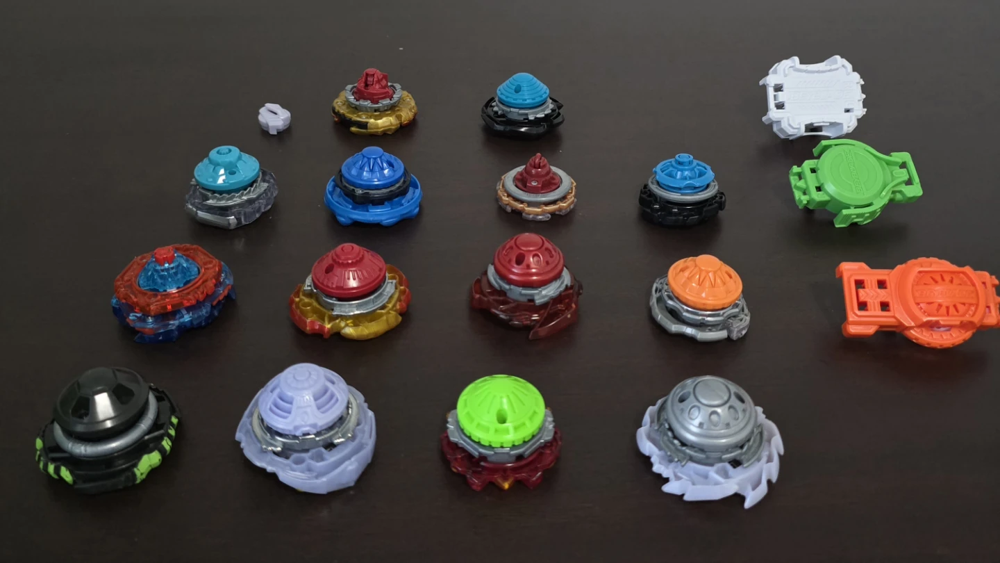Beyblade Burst Stadiums & Beyblade Lot - photo 2