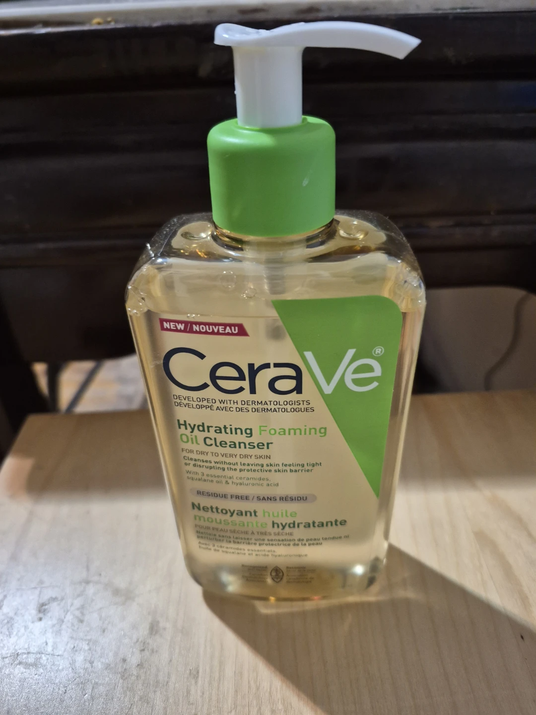 BNIB)CeraVe Hydrating Foaming Oil Cleanser