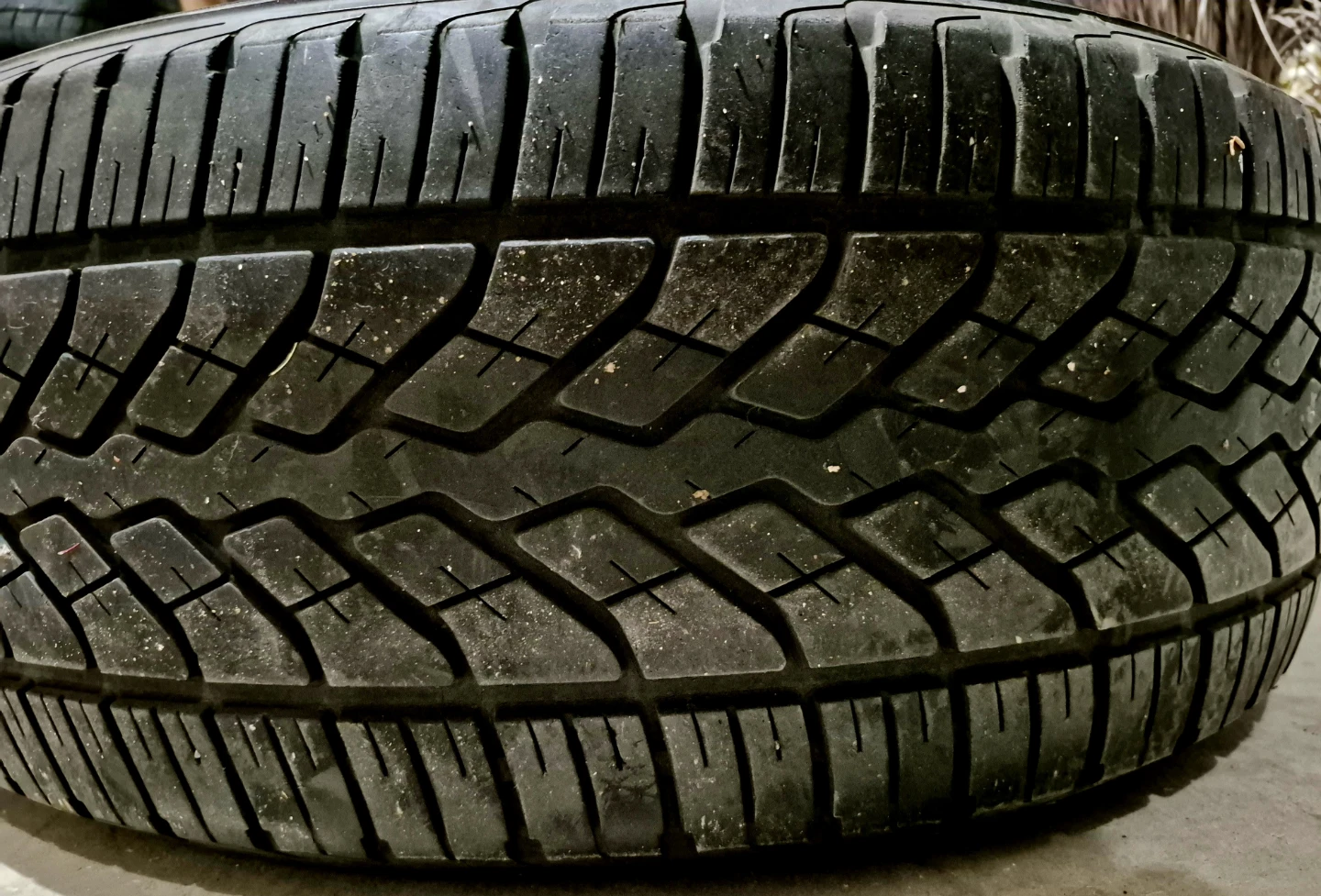Very Good 1 All Seasons Yokohama tire Size 265 60 R18 M+S *DEAL*